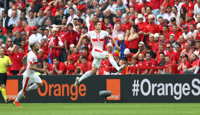 Як швейцарці святкували свій перший гол на Євро-2016 - фото 2