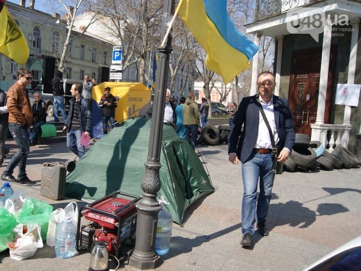 Пікетувальники під облпрокуратурою Одещини завили, що готові до рішучих дій - фото 4