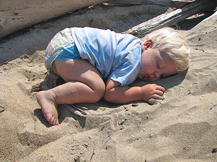 35 кумедних доказів того, що діти можуть заснути де завгодно - фото 19