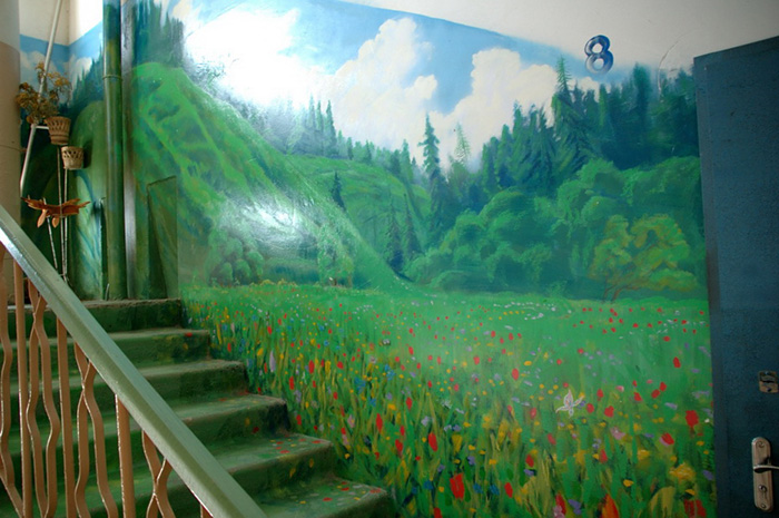 Як на Росії художник-самородок розмальовує під'їзди мальовничими краєвидами   - фото 9