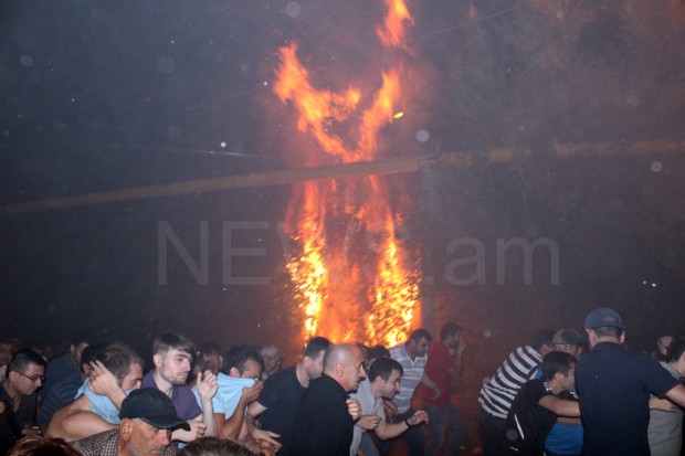 Вибухи, полум’я і натовпи на розтрощених вулицях: як у Єревані розганяли мітинг (ФОТО, ВІДЕО) - фото 1