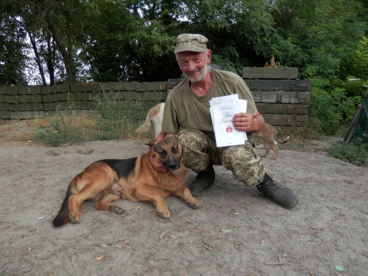Чим займаються на Донбасі найкращі друзі бійців АТО - 6 - фото 10