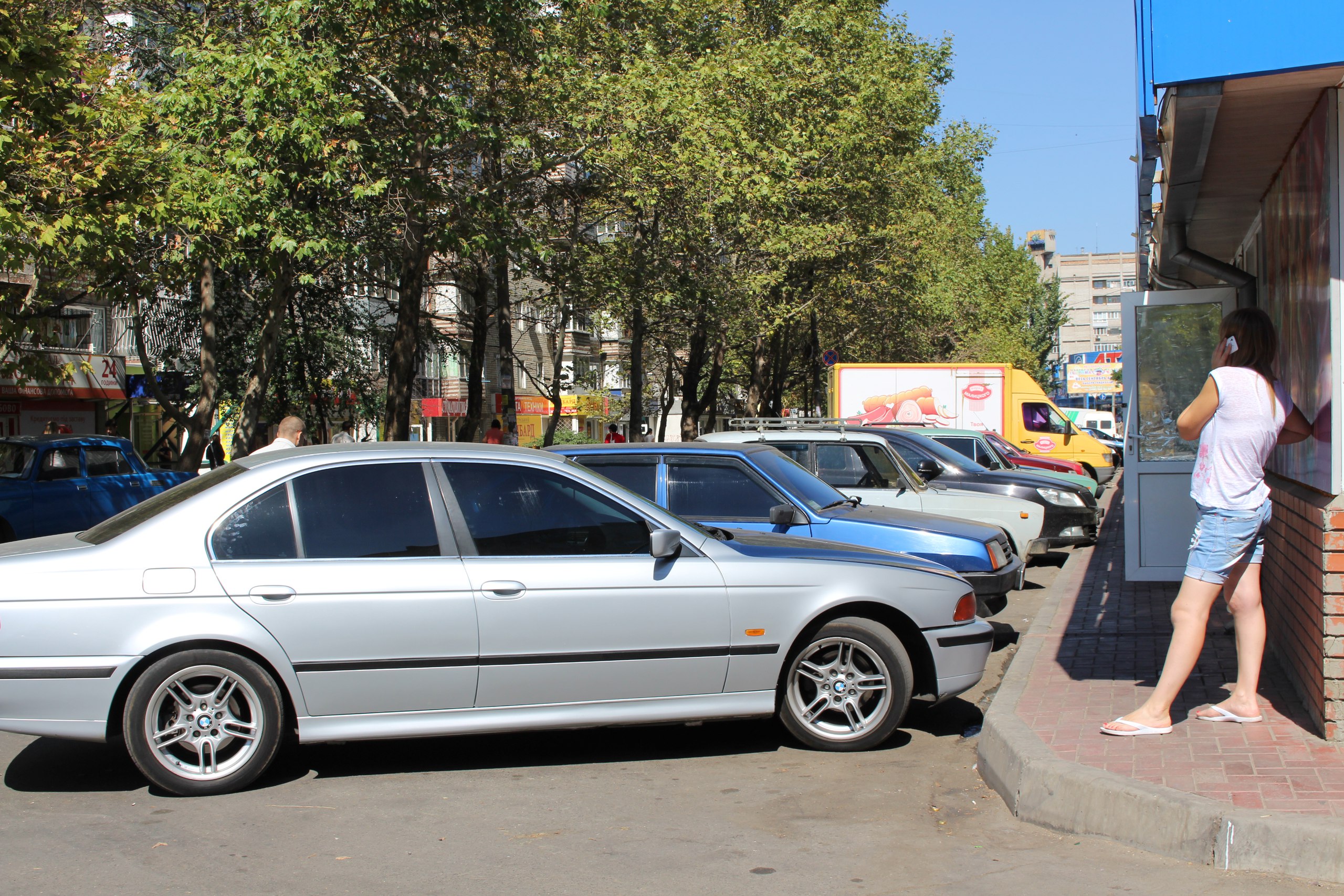Миколаївці скаржаться на ринок на 3-й Слобідський, який відхопив частину тротуару