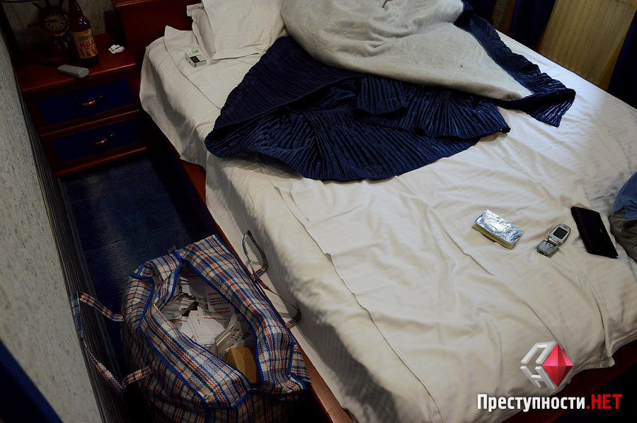 Двоє киян і одесит розповсюджували по Миколаєву рекламу "спайсів" та наркотики
