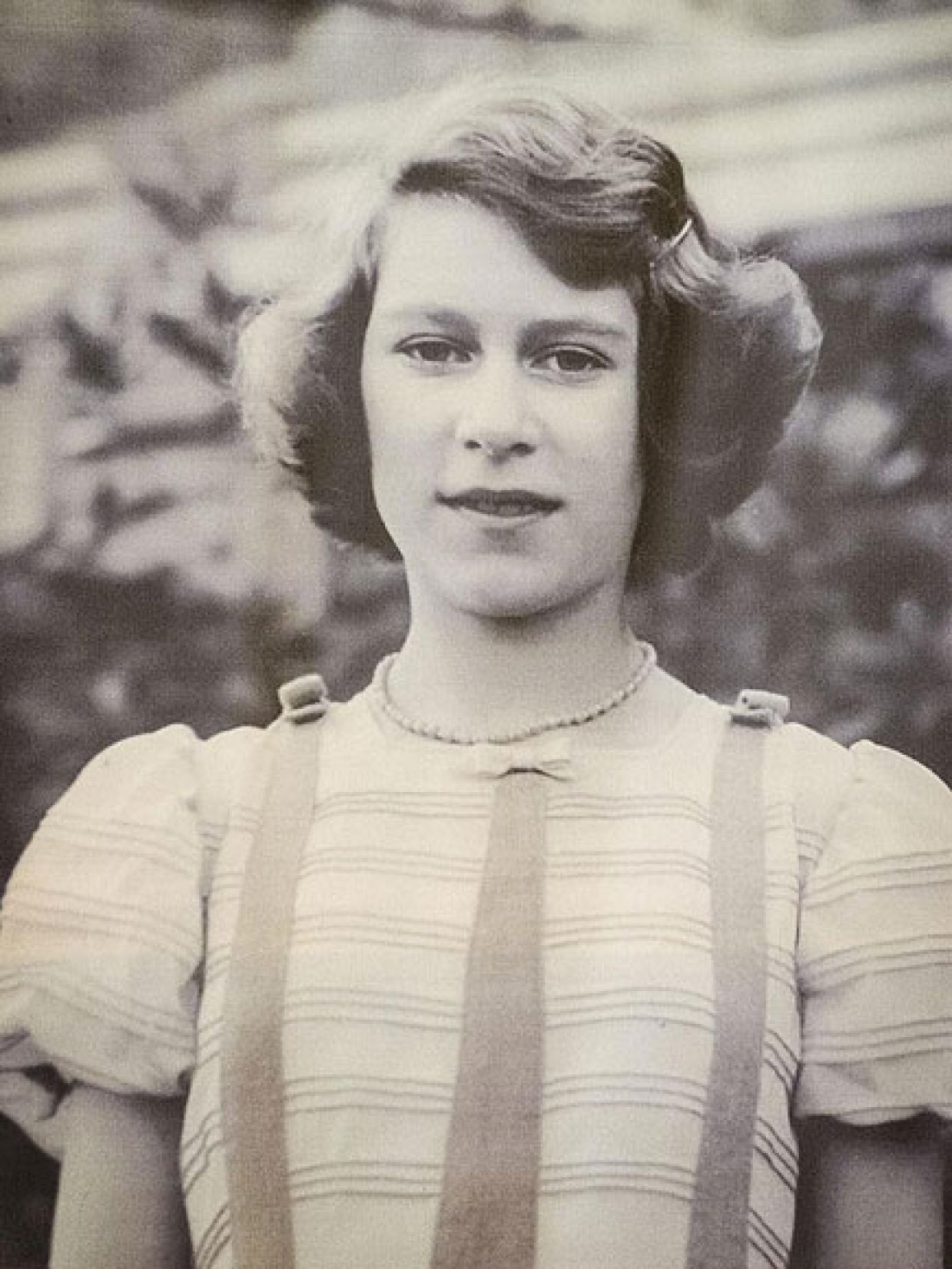 Як старіє Єлизавета ІІ: найяскравіші фото від дитинства і до сьогодні  - фото 3
