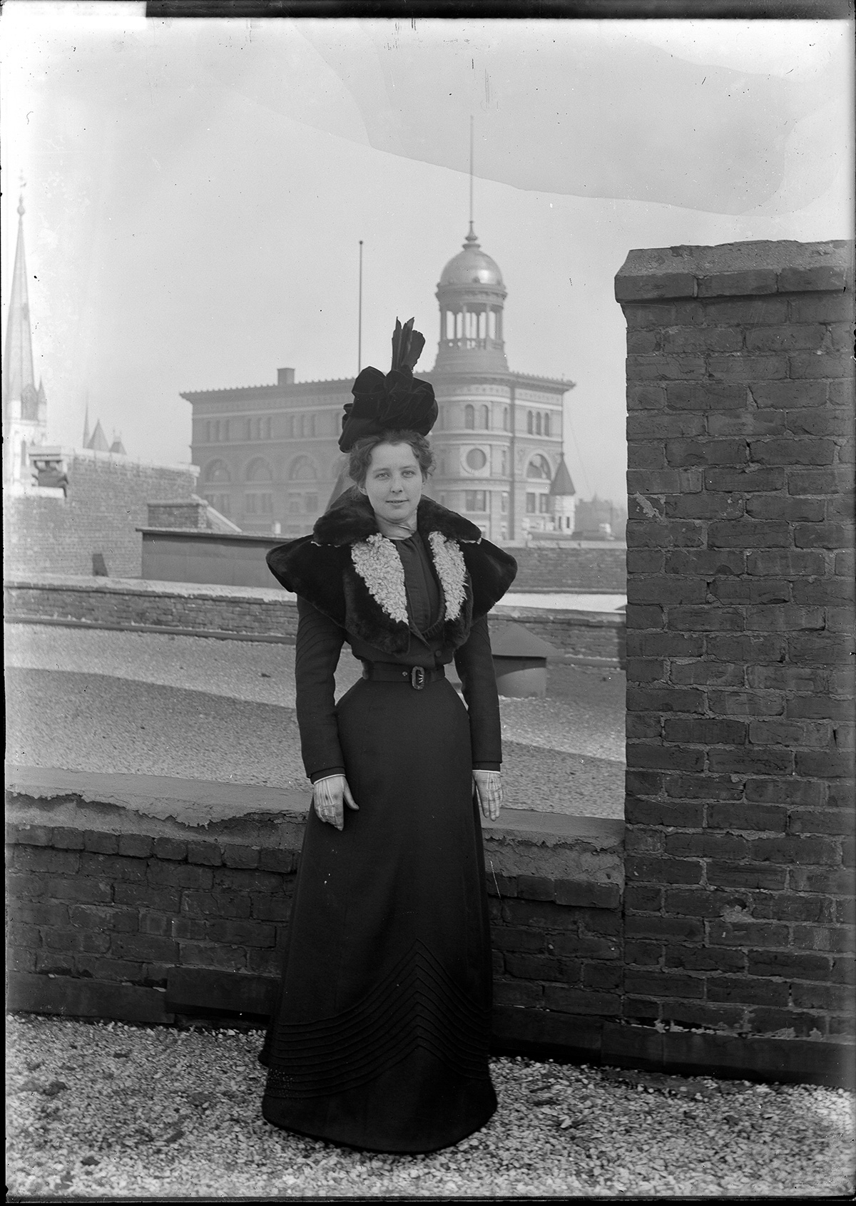 Що носили жінки та чоловіки у 1898 році - фото 5