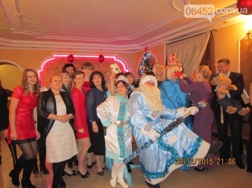 У мережу виклали фото царських бенкетів верхівки "ЛНР": алкоголь і танці з дівками - фото 5
