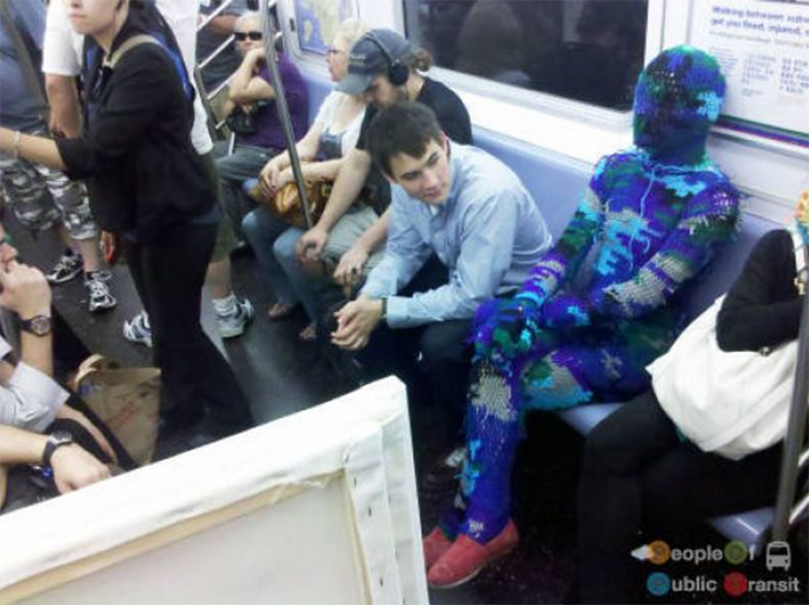 35 неймовірних диваків у метро - фото 8