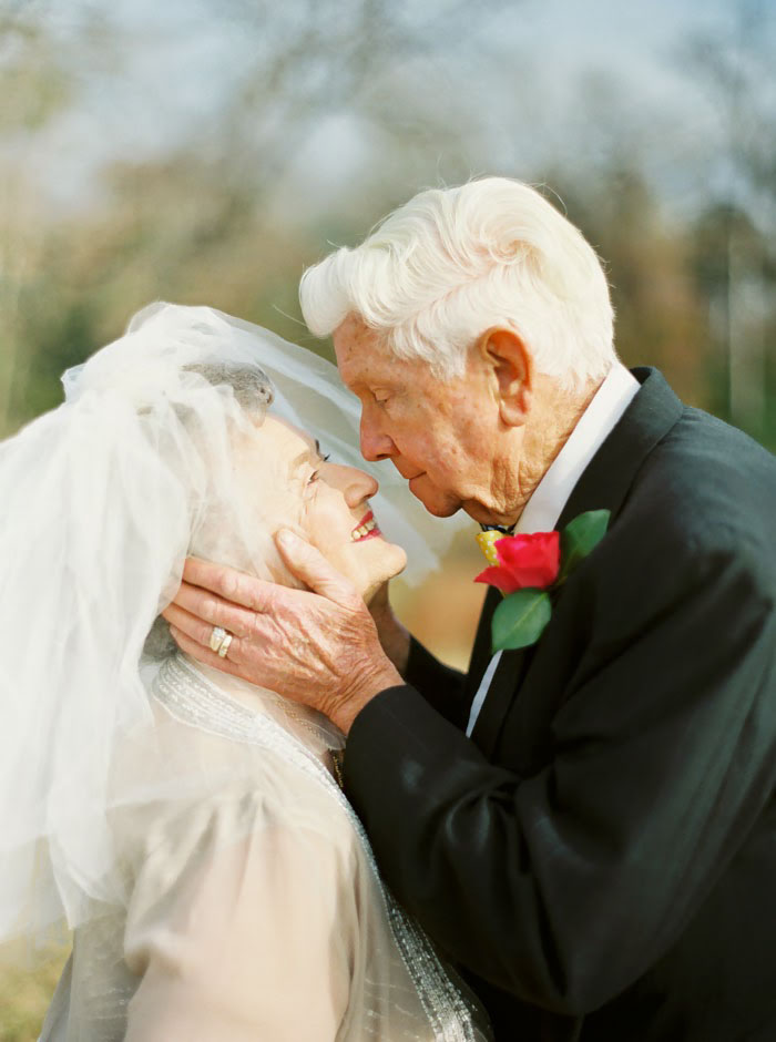 Пара, яка зробила першу весільну фотосесію через 63 роки, підірвала інтернет - фото 4