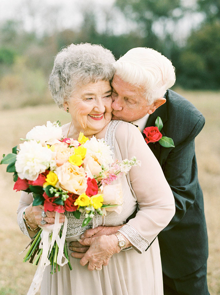 Пара, яка зробила першу весільну фотосесію через 63 роки, підірвала інтернет - фото 1