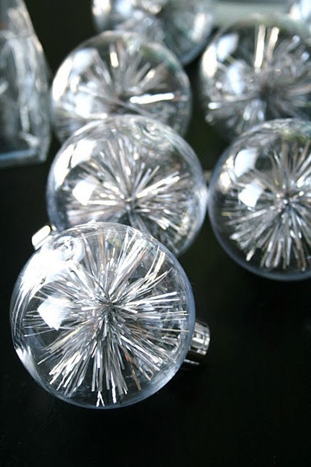 ТОП-10 найяскравіших способів прикрасити кульки для новорічної ялинки  - фото 4