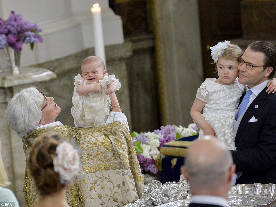Як шведська принцеса сина хрестила - фото 1