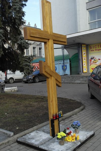 У Вінниці відреставрували Майданівську "ялинку" - фото 3