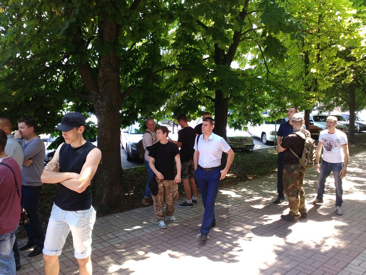 У Миколаєві під міськрадою зібрався пікет проти головної сепаратистки міста - фото 4