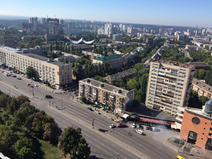У центрі Києва СБУ провела навчання: перекрили дорогу, стріляли - фото 1