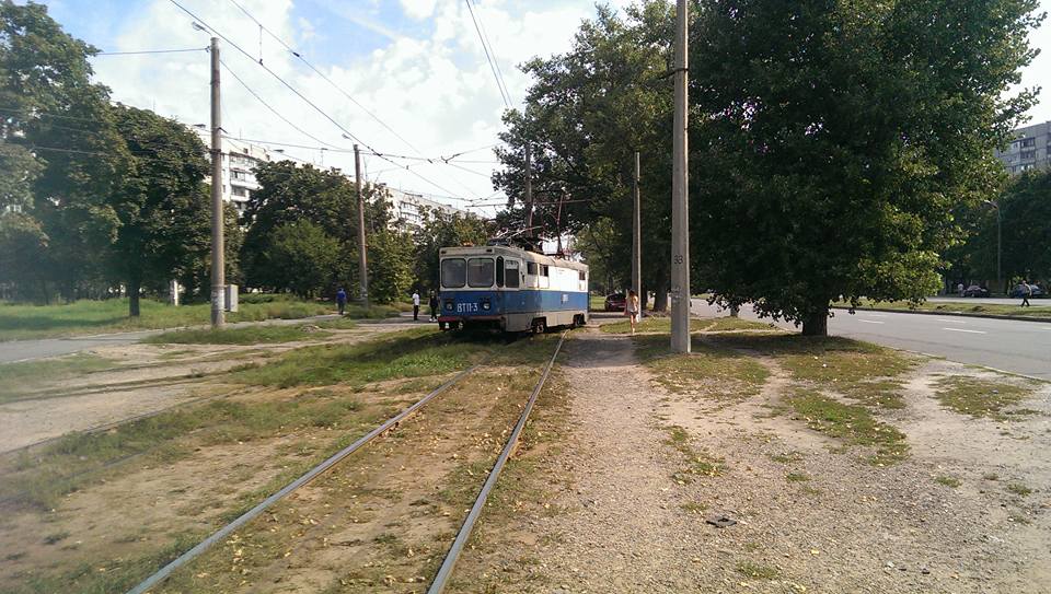 У Харкові "дрифтанув" технічний трамвай  - фото 2
