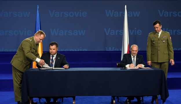 Україна та Польща підписали угоду про постачання зброї та техніки - фото 1