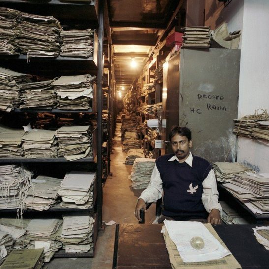 Як "розкішно" виглядають робочі кабінети індійських чиновників - фото 5