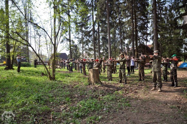 Садист Мільчаков та священники готують білоруських школіряв до війни з "украми" (ФОТО) - фото 1