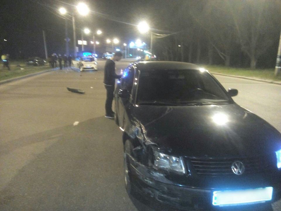 У Харкові розтрощили авто патрульної поліції - фото 2