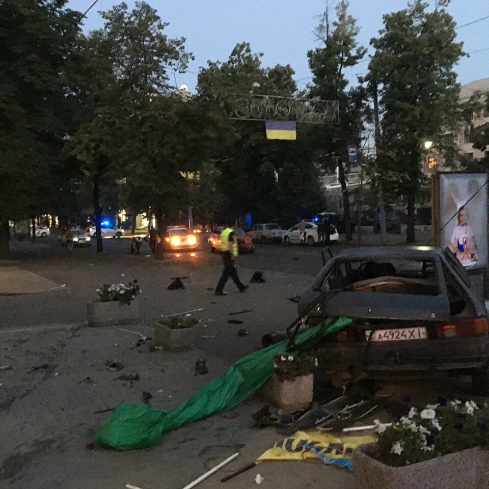 Жахливе ДТП за участю копів у Харкові: відео з місця аварії (ВІДЕО, ФОТО)  - фото 2
