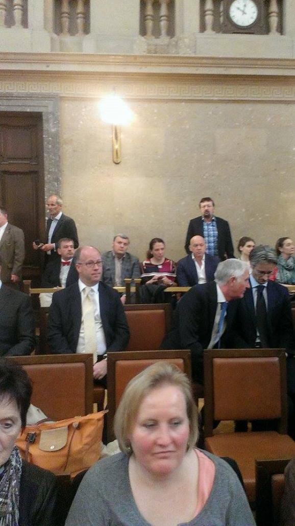У Відні розпочався суд над Фірташем. Вболівати приїхала Льовочкіна та Рабинович (ФОТОФАКТ) - фото 1