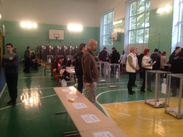 В Одесі дві виборчі дільниці в одному приміщенні - фото 1
