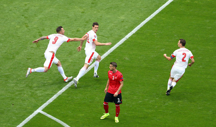 Як швейцарці святкували свій перший гол на Євро-2016 - фото 3