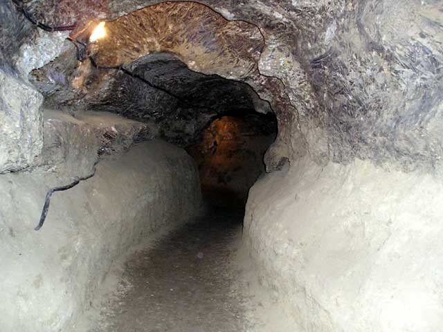 Вхід до Кристалічної печери 