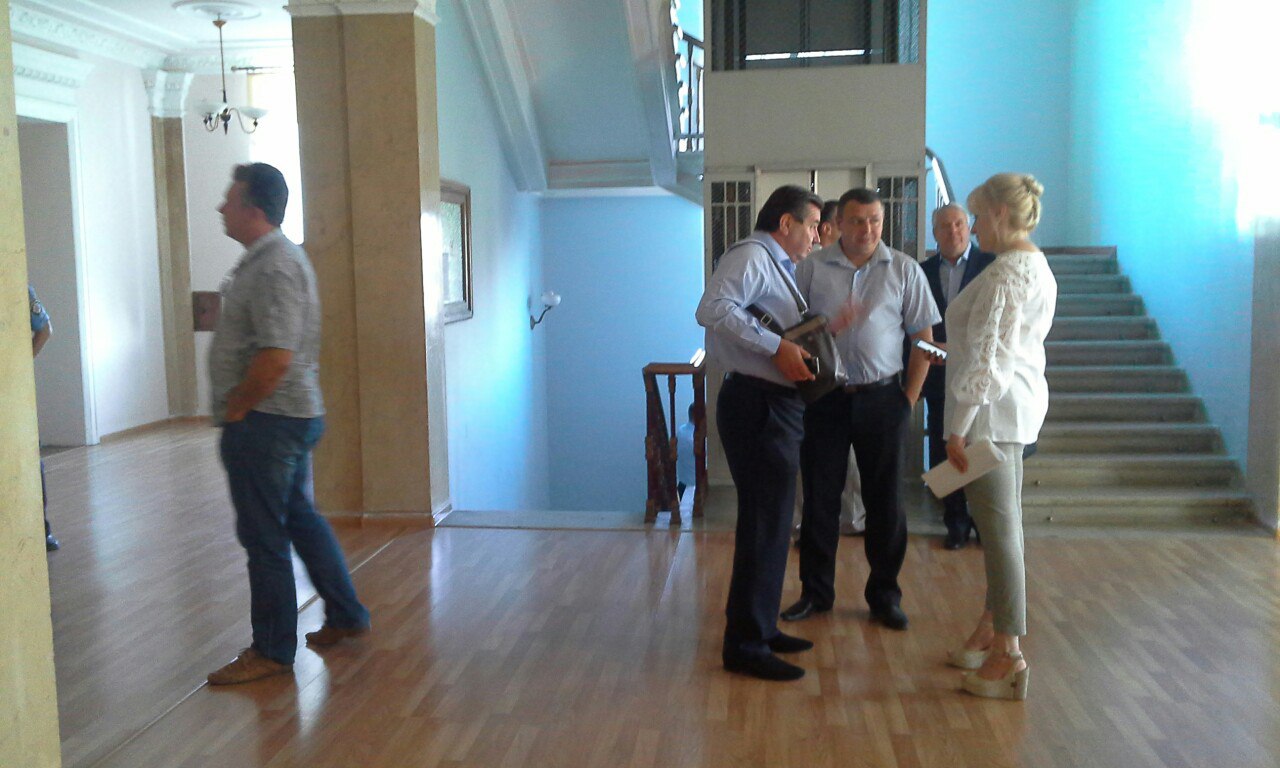 У Миколаєві депутати хочуть проводити сесію міськради у замінованому залі - фото 3