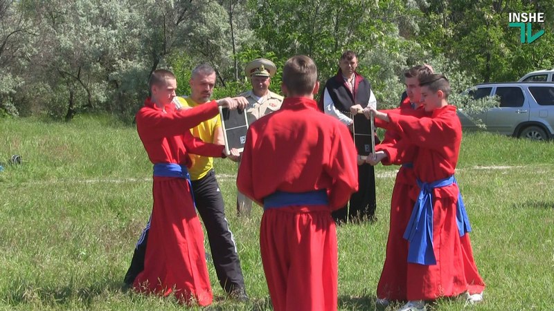 Штовхач та сабельні бої: миколаївські козаки провели чемпіонат з військово-патріотичних ігор