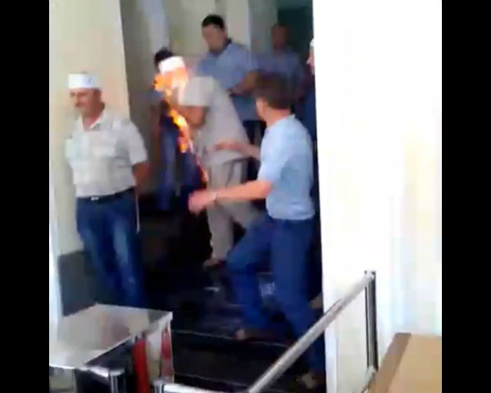 Голодуючий в Міненерго шахтар намагався спалити себе,  - Волинець - фото 1