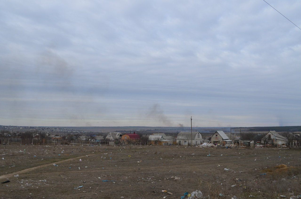 На Миколаївському сміттєвому полігоні утворився хаос: загорожу так і не добудували