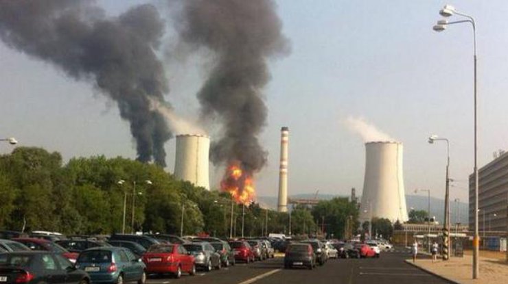 У Чехії вибухнув нафтопереробний завод  - фото 1