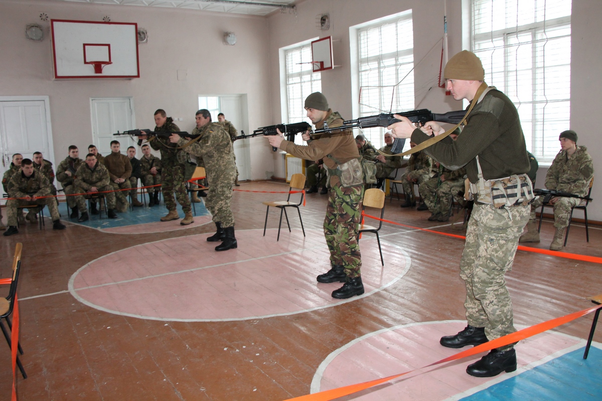 Як "королівські" військові Британії тренують українських морпіхів у Миколаєві (ФОТО) - фото 2