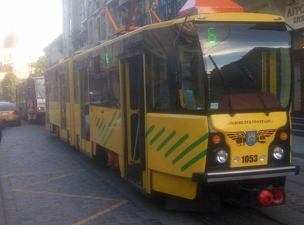 У Львові зламався новий трамвай (ФОТО) - фото 1