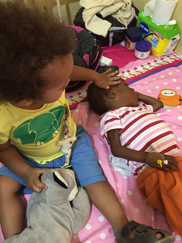 Зворушлива історія про малюка з Нігерії, який помирав від голоду, отримала своє продовження  - фото 5