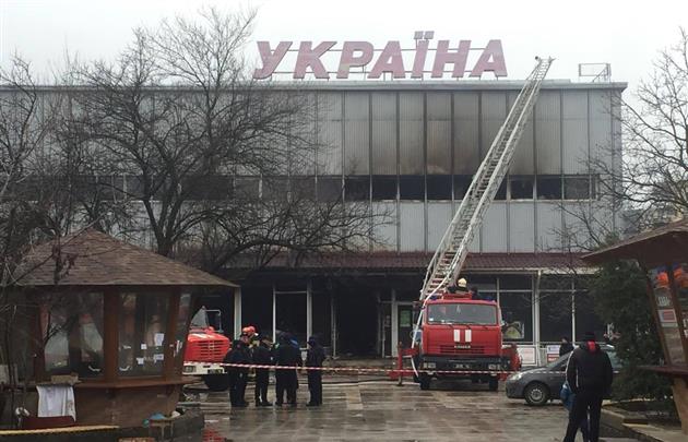"Україна" у вогні: чому згорів один із найбільший торгових центрів Ужгорода - фото 7