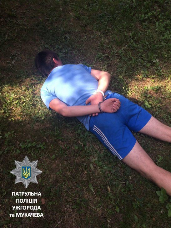 В Ужгороді наркоман жорстоко побив перехожу жінку - фото 1