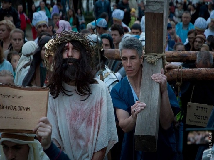 В Одесі поставили виставу з роз'яття Христа - фото 6