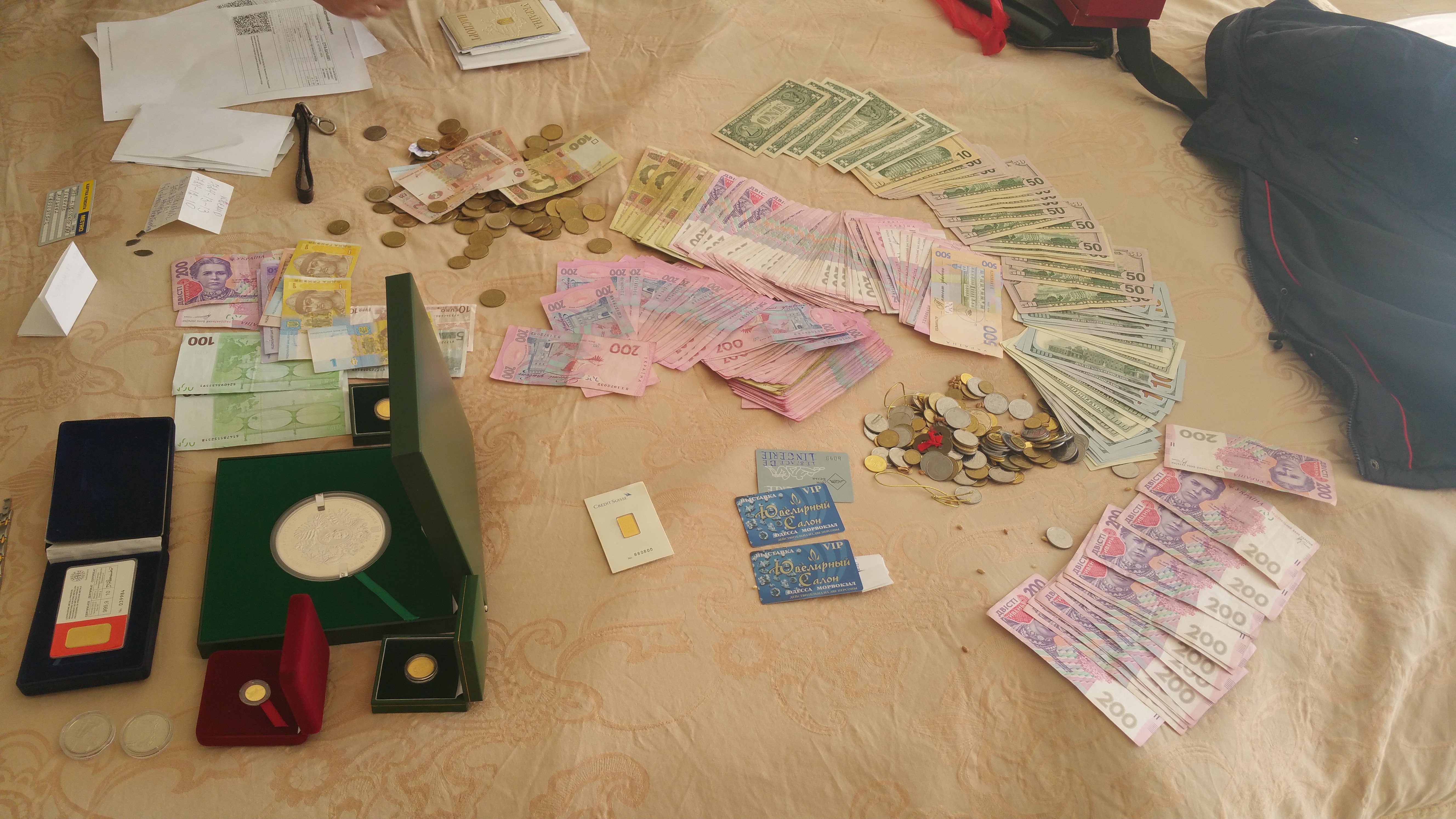 В Одесі головного бухгалтера податкової підозрюють у махінаціях на мільйони - фото 1