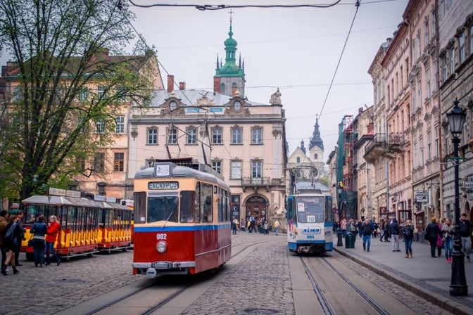 Раритетний львівський трамвай виїхав на першу екскурсію  - фото 1