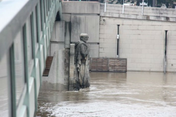 Сена затопила Париж - фото 3