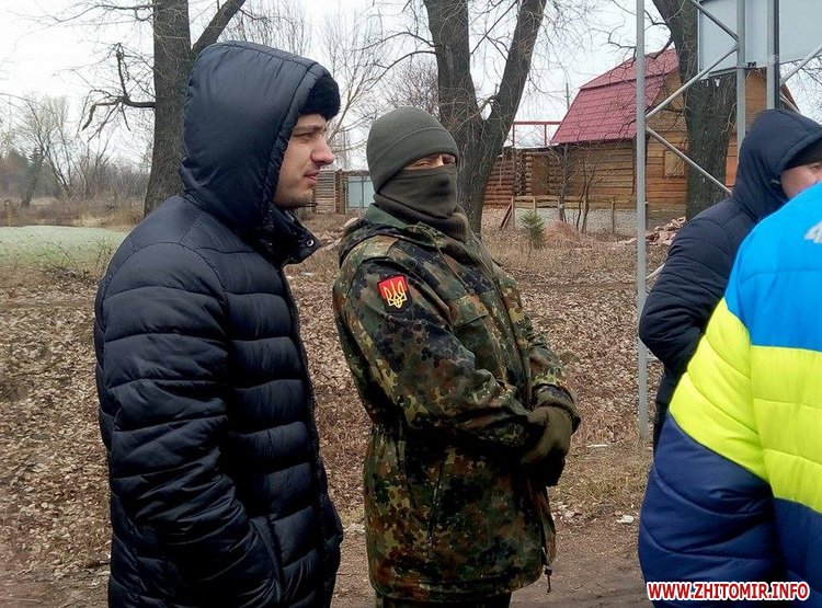 Як "свободівці" блокують російські фури на Житомирщині - фото 3