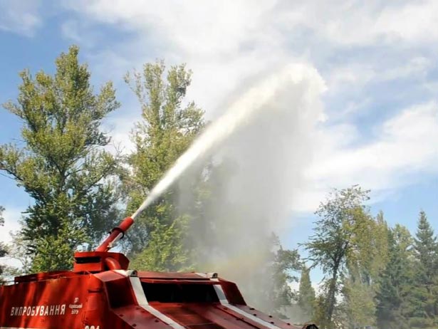 Як виглядають пожежні танки (ФОТОФАКТ) - фото 5
