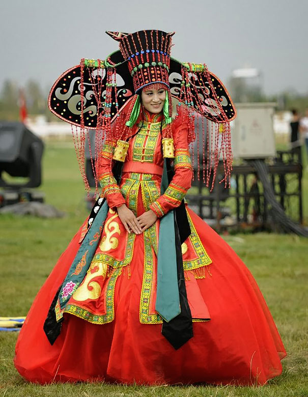 ТОП-10 найяскравіших традиційних весільних костюмів зі всього світу  - фото 6