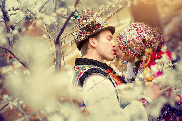ТОП-10 найяскравіших традиційних весільних костюмів зі всього світу  - фото 4