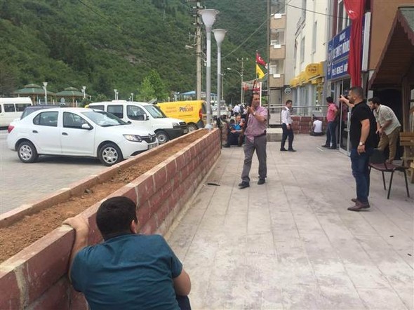 У Туреччині обстріляли поліцейських (ВІДЕО, ФОТО) - фото 1