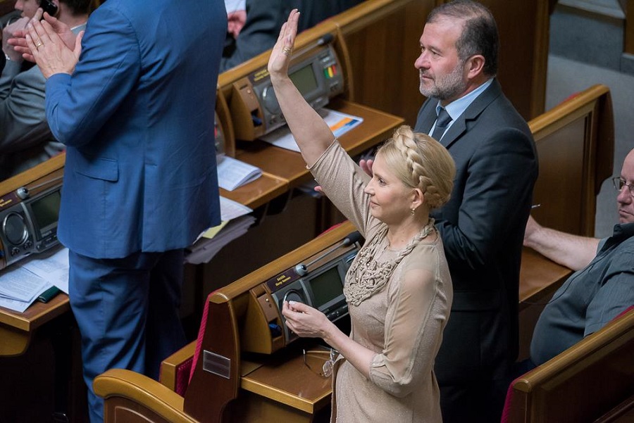 Як Тимошенко з косою ставала в пози та шепотілася в Раді (ФОТО) - фото 3