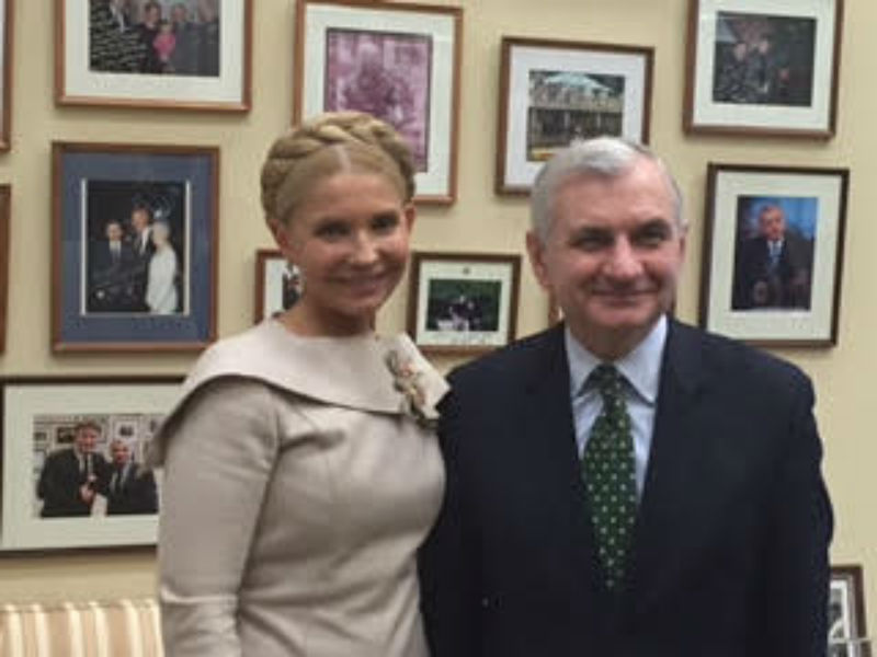 Тимошенко попозувала з американськими сенаторами (ФОТО) - фото 2